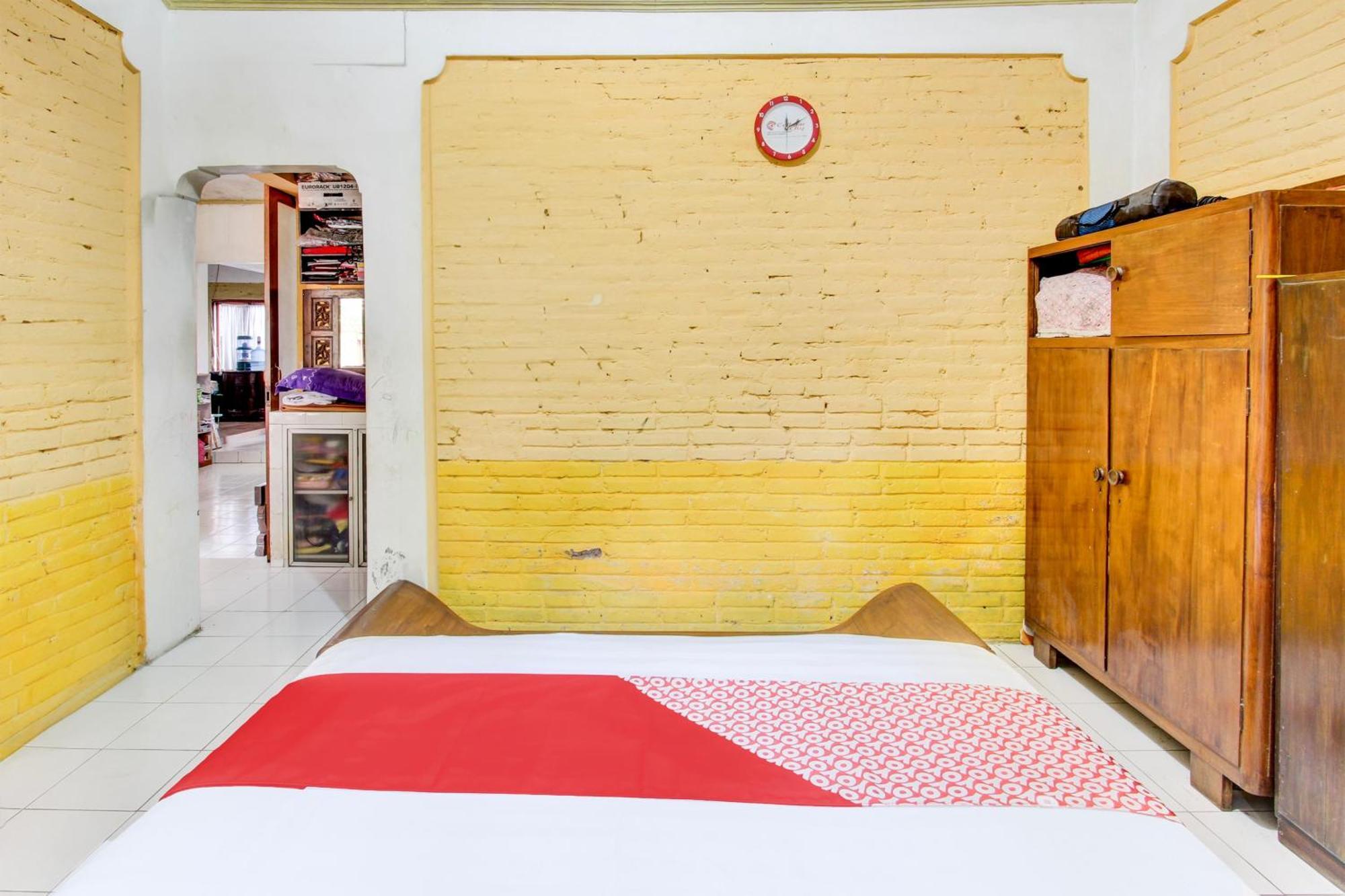 Oyo 94000 Omah Citra Genia Homestay Ngaglik Luaran gambar