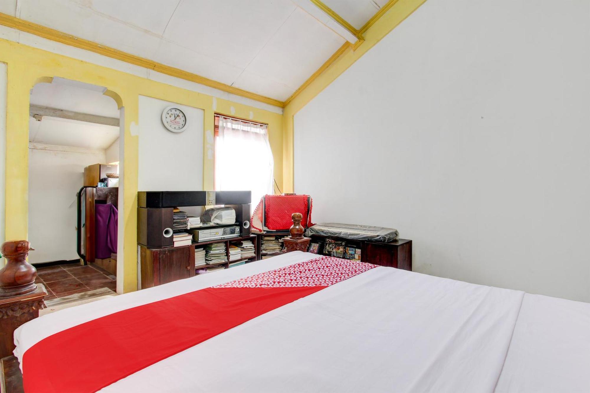 Oyo 94000 Omah Citra Genia Homestay Ngaglik Luaran gambar